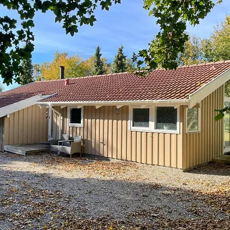 Дом отдыха Pet Friendly In With Sauna *